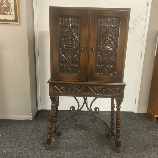 Jacobean Revival 2 Door Cabinet With Key, Glass Display Section, Single Drawer. H160 W88 D43cm