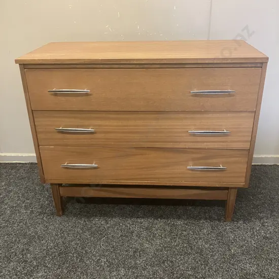 Three Drawer Chest of Drawers. H74 W88.5 D39.5cm