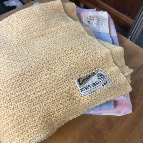 Chateau Woollen Single Blanket & Princess Aircell Woollen Blanket