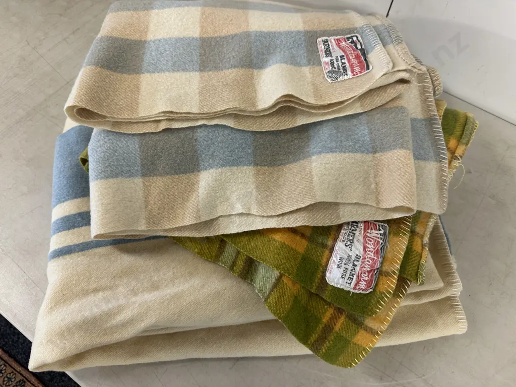 Selection Of Vintage Blankets Image 1++