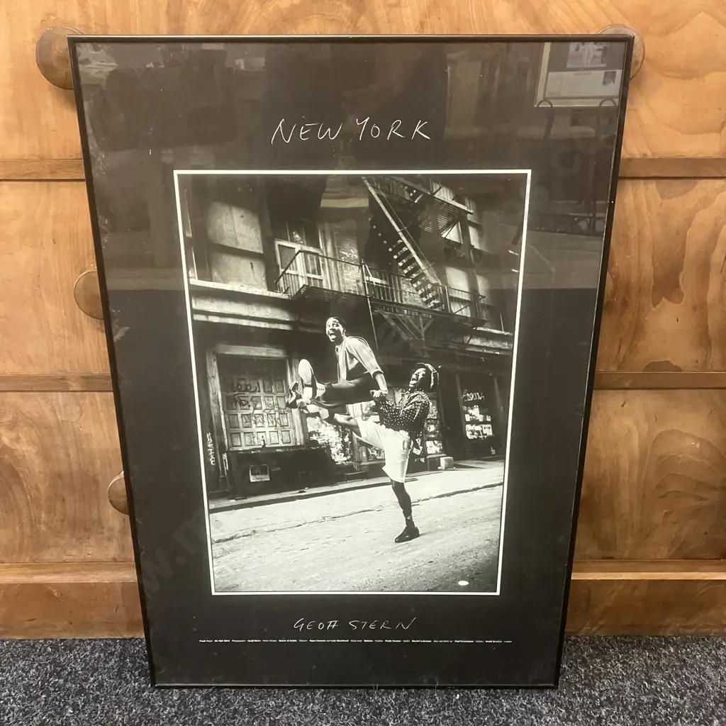 Geoff Stern 'New York' Framed Glazed Poster. 76.5 x 51cm Image 1++