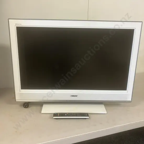 Sony 32" LCD TV Model KLV-32V300A With Remote Control