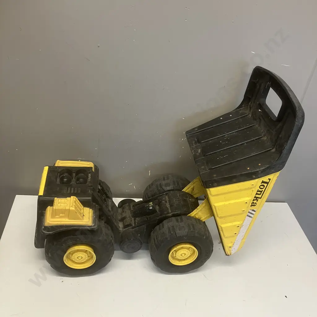 Tonka Steel Classics Toughest Mighty Dump Truck. 29 x 49cm Image 1++