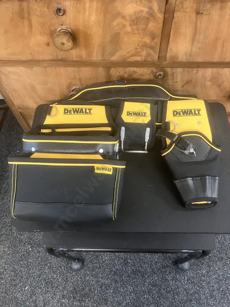 DeWalt Carpenters Apron Full Rig Tool Belt DWST1-75552 Image 1++