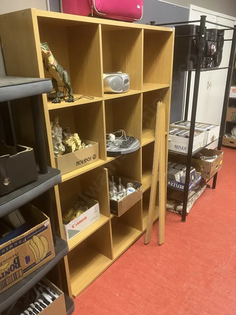 12 Cube Shelf. H172.5 W125 D29cm (Repairs Failed Unable to sell ) Image 1++