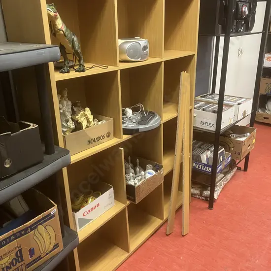 12 Cube Shelf. H172.5 W125 D29cm (Repairs Failed Unable to sell )