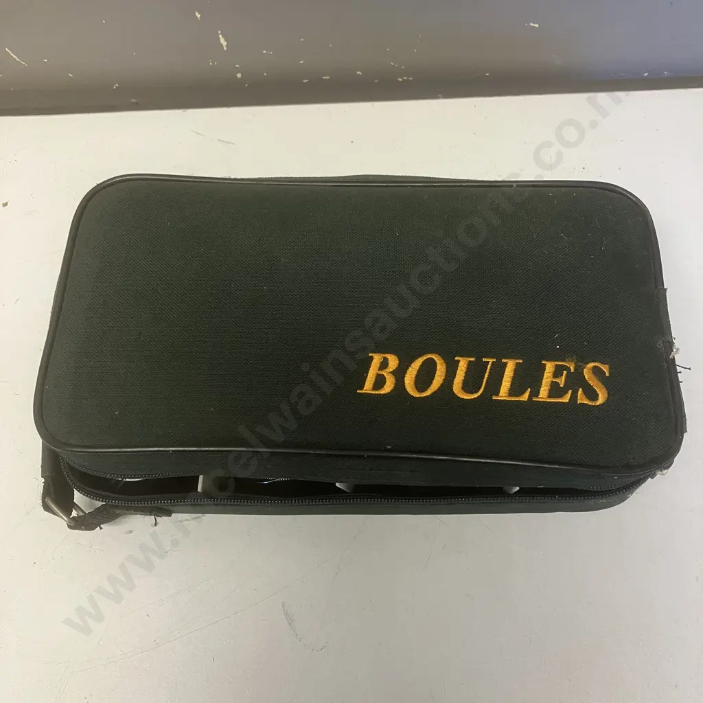 Boule Game In Soft Case Image 1++
