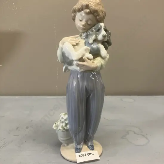 Lladro Figurine "My Buddy" Porcelain Figurine #7609, Issued 1989 Retired 1992. H21cm