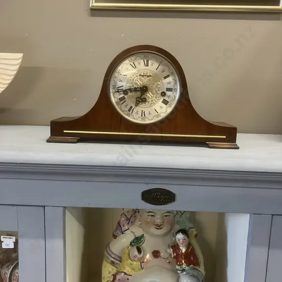 Vintage 1977 Kleninger Chiming Mantle Clock With Key, Hermle 340-020 Movement. 21 x (Hinge to front Glass needsRrepair)