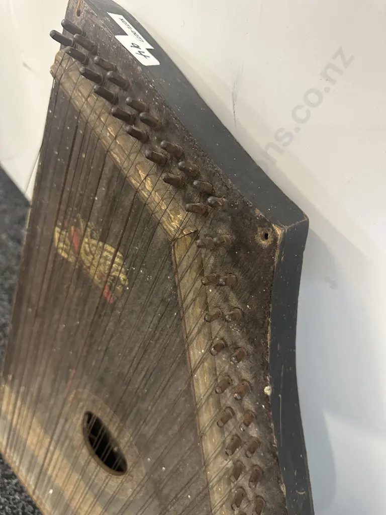 Antique Zither Instrument Image 1++