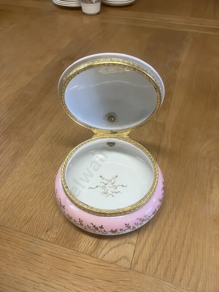 Pink Floral Vintage Porcelain Silent Butler Crumb Catcher Ashtray. L25cm Image 1++