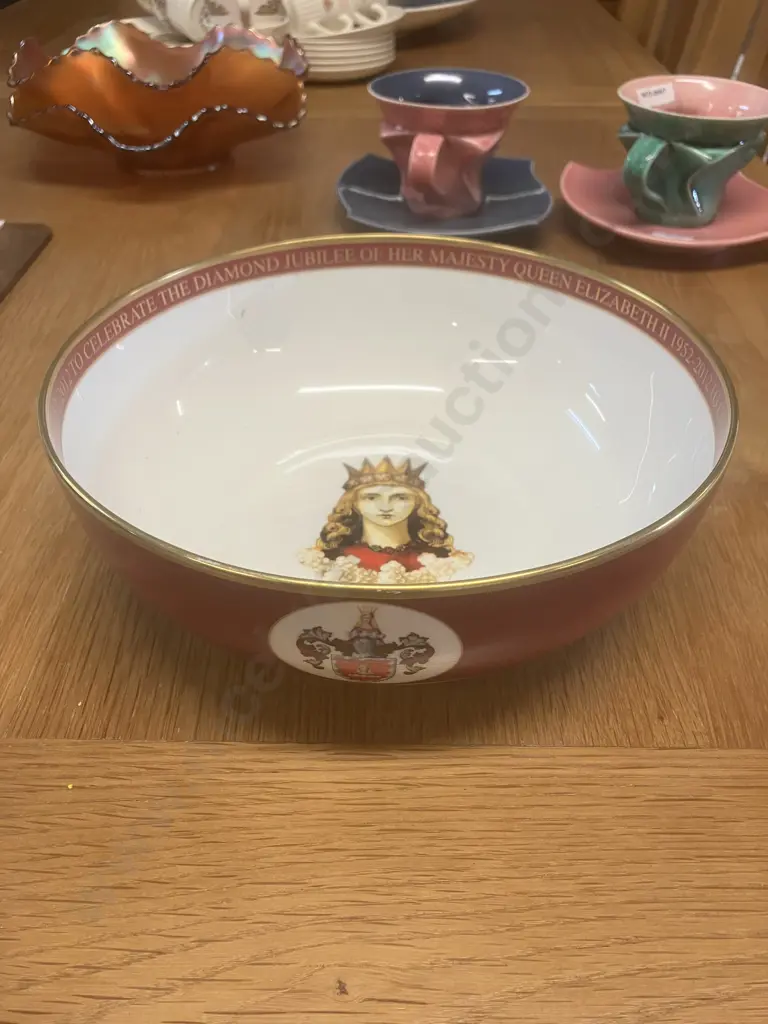 Large rare Royal Worcester Queen Elizabeth II Diamond Jubilee Commemorative Limited Edition Bowl. 8 x 23cm. Image 1++