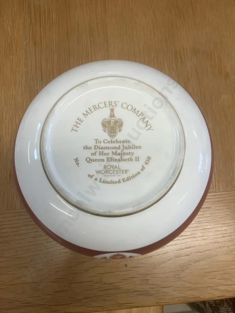 Large rare Royal Worcester Queen Elizabeth II Diamond Jubilee Commemorative Limited Edition Bowl. 8 x 23cm. Image 1++