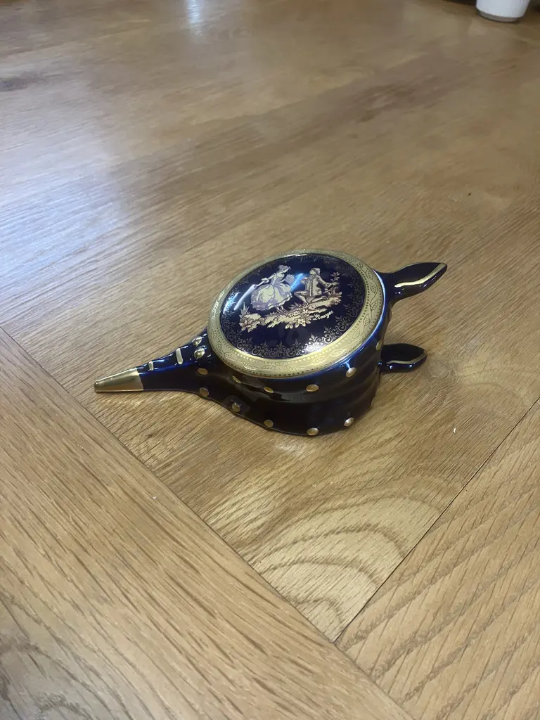 Limoges Bellows Trinket Box. 6 x 16.5cm Image 1++