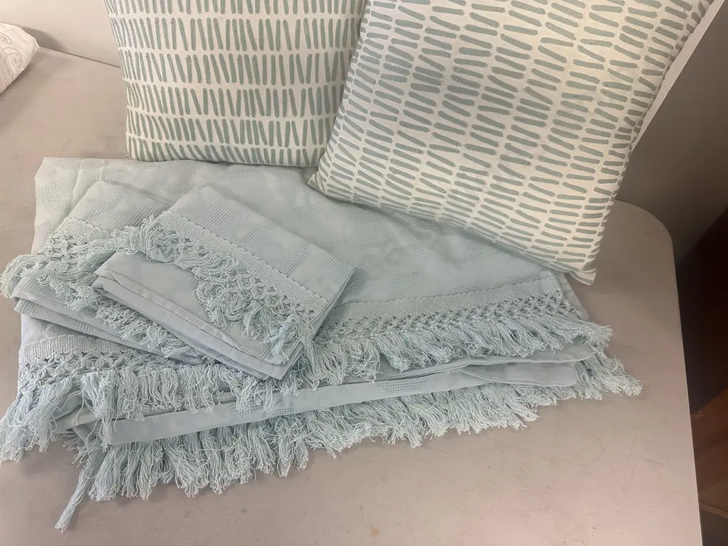 Turquoise & Cream Tones Queen Size Yn&g Duvet Cover, Pillow Cases & Designer Tilly At Home Cushions x2 Image 1++