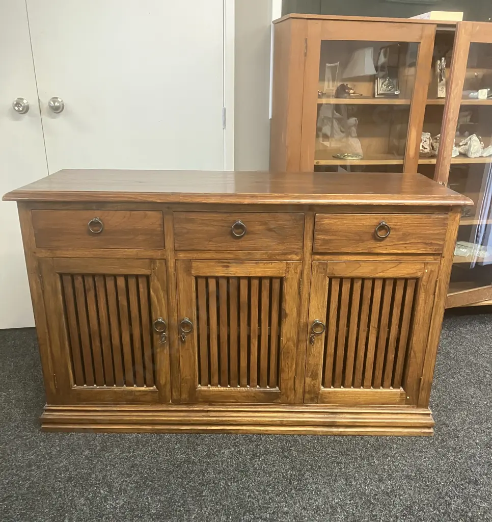 Teak Sideboard 3 Drawers, 3 Slatted Doors With Keys, Steel Ring Handles. H84.5 W140 D50cm Image 1++