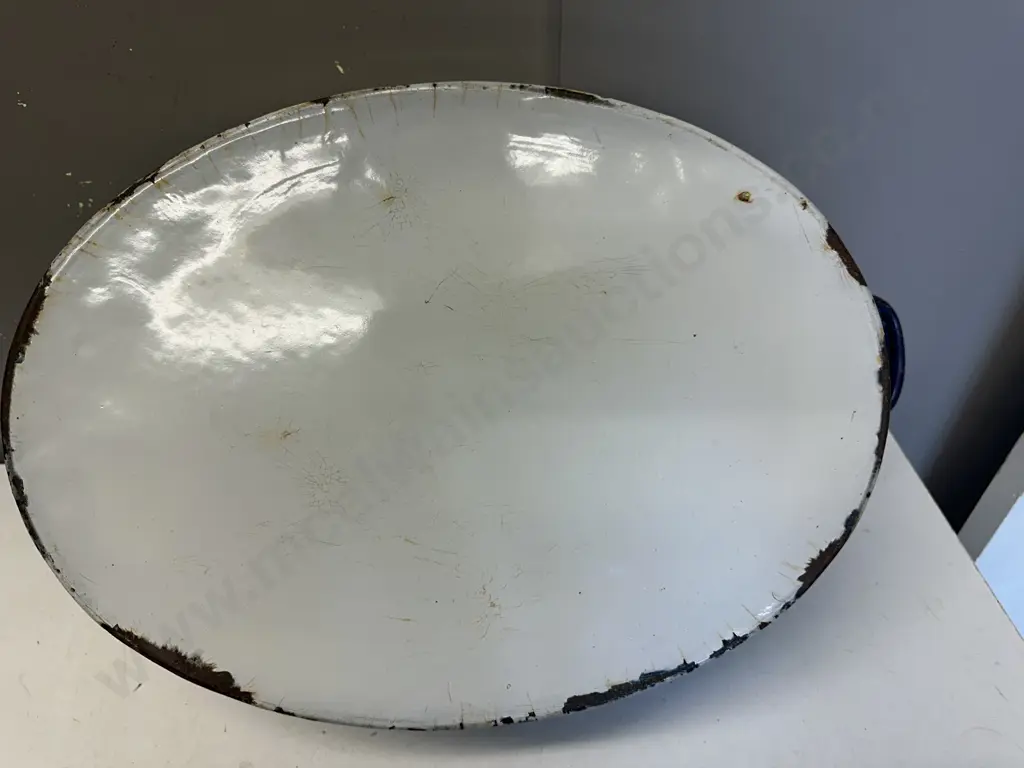 Vintage Enamel Wash Tub Double Handled, Blue Rim & Handles. Image 1++