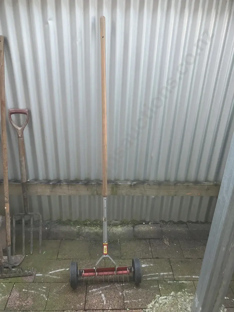 WOLF-Garten Roller Scarifying Rake UR-M3 With WOLF-Garten Wooden Multi-Star® Handle Image 1++