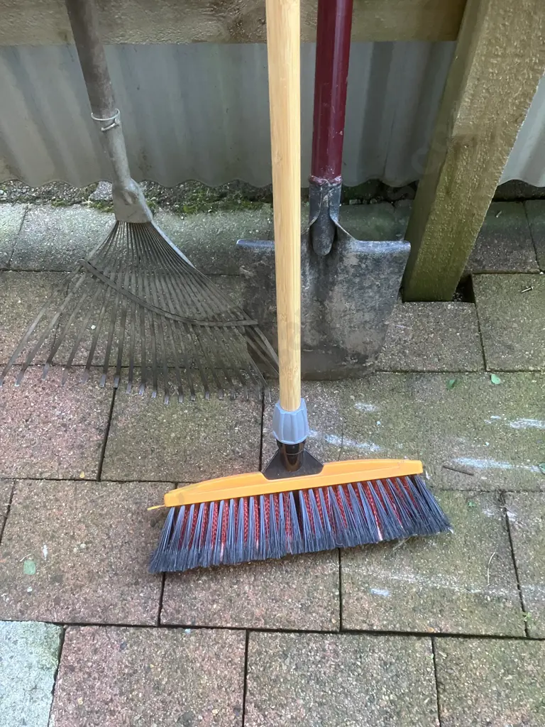 Sabco Bulldozer, Leaf Rake, Garden Spade Image 1++