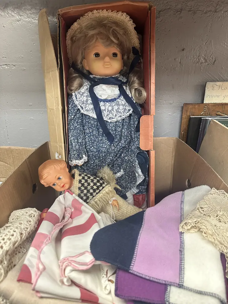 Box Lot Of Vintage Linen & Dolls Image 1++