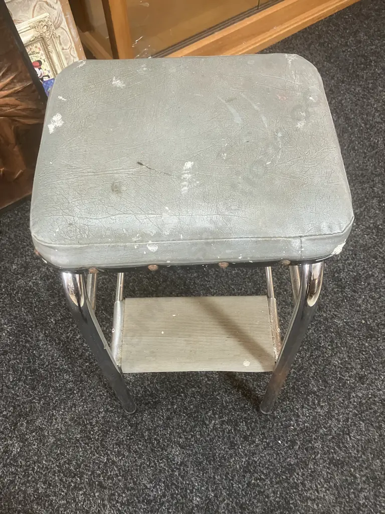 Retro Chrome Step Stool With Grey Seat Image 1++