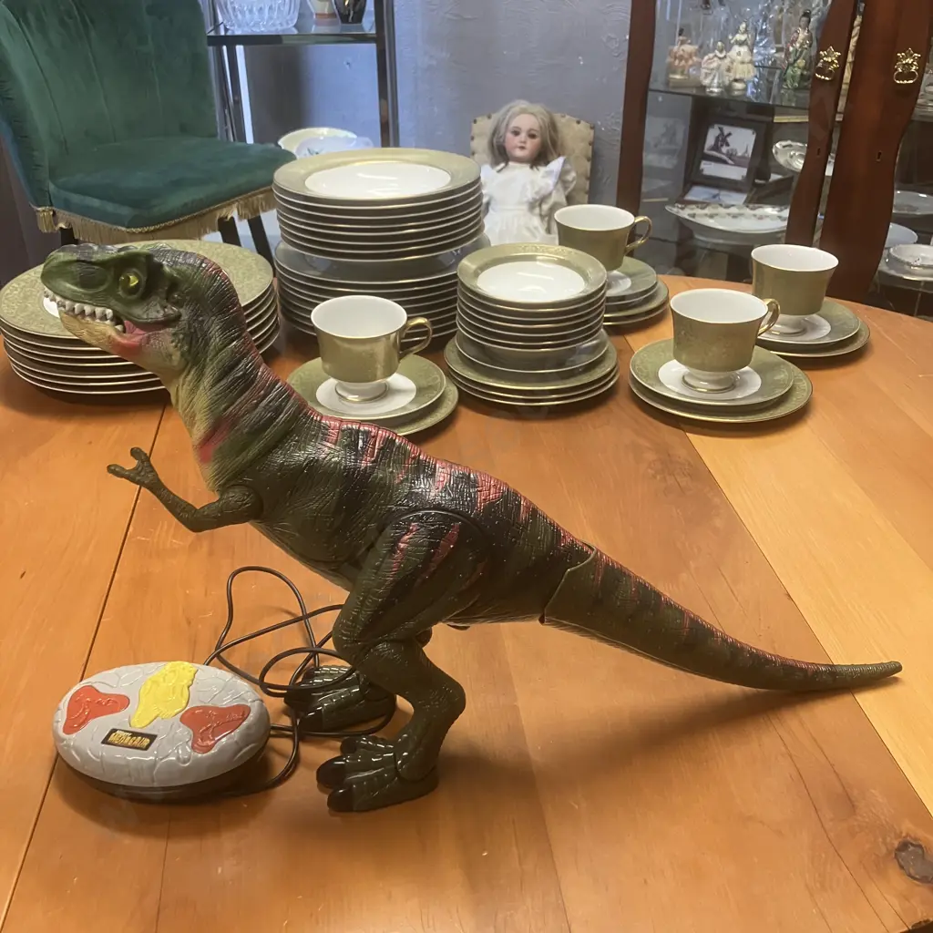 'Mighty Megosaur' Toy Dinosaur With Wired Remote Control. 29 x 45cm Image 1++