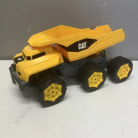 CAT Massive Mover Dump Truck (No Remote Control or Battery Pack). 19.5 x 41cm