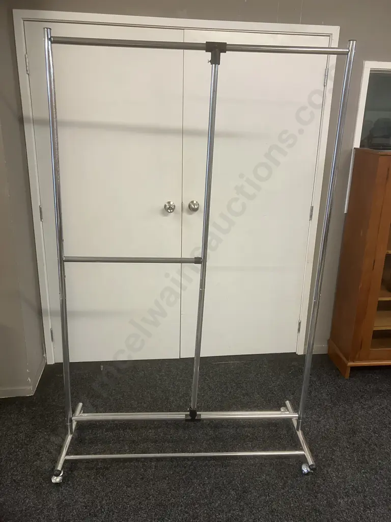 Chromed Dress Rack On Castors With Adjustable Middle Rail. 184 x 115cm Image 1++