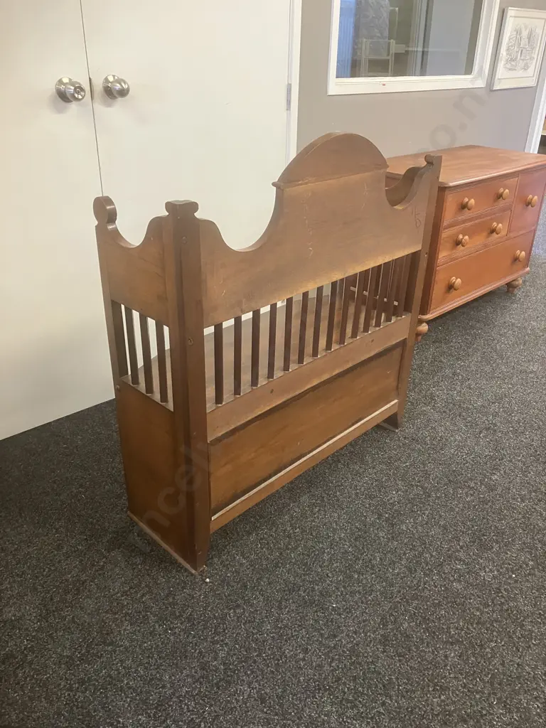 Vintage Oak Church Pew. H101 W91.5 D36.5cm Image 1++