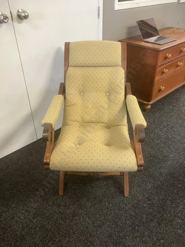 Oak Steamer Chair With Buttoned Fabric Image 1++