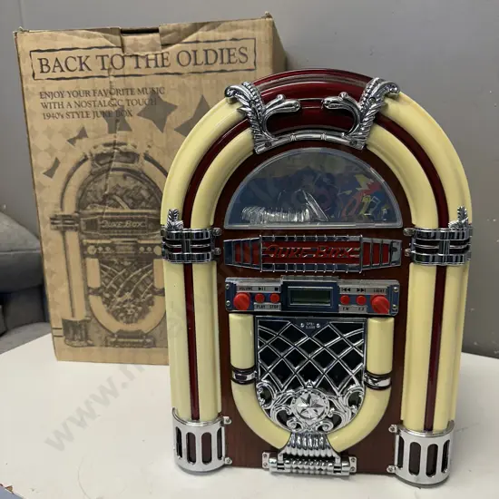 Back To The Oldies 1940s Style Duke Box CD Player