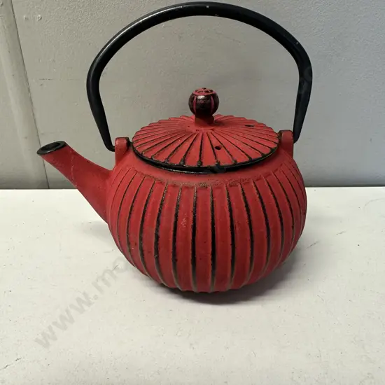 Ribbed Red Round Cast Iron Teapot 
