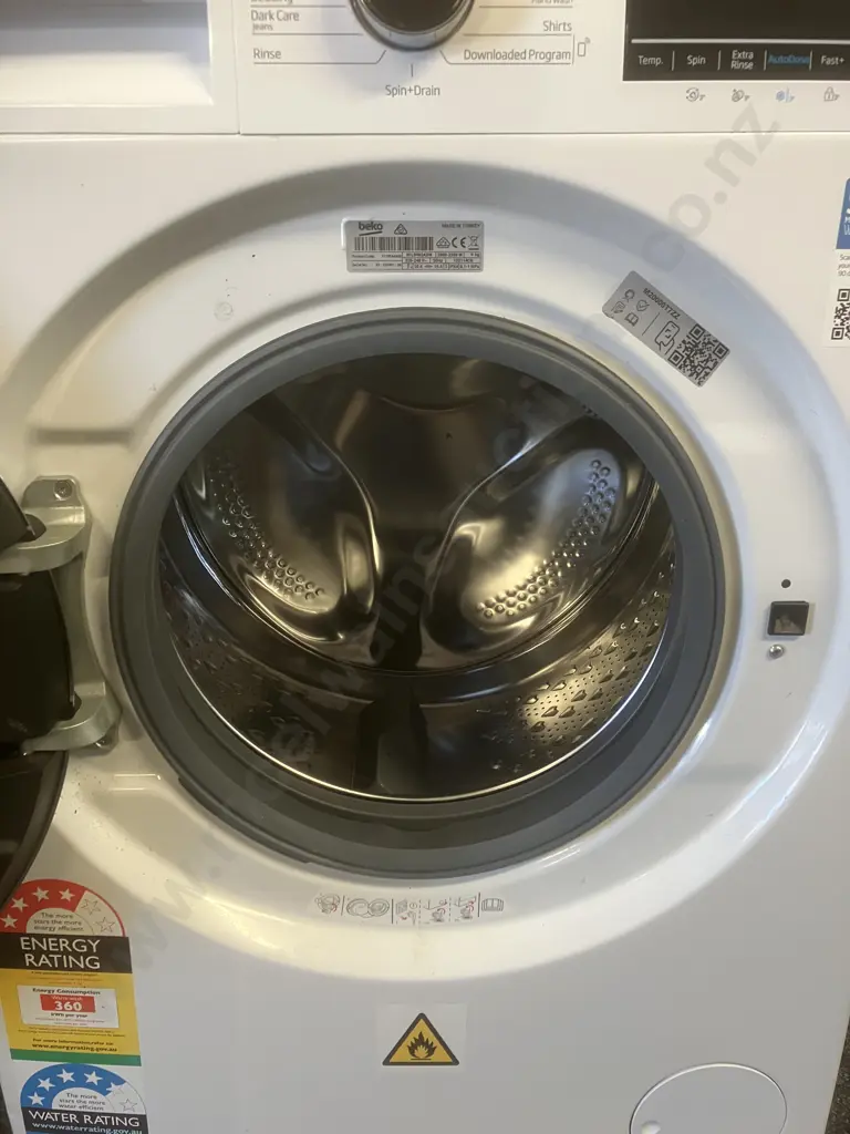 Beko 9kg Autodose Front Load Washing Machine Model BFLB902ADW (Purchased New 22/11/2025) Image 1++