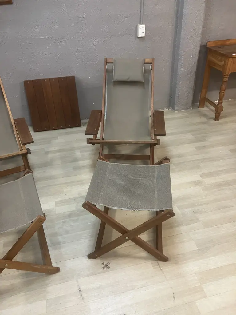 Pair of 'Bottoms Up' NZ Made Hardwood Deck Chairs With Foot Stools, Fawn Colour Upholstered With One Table Top Image 1++