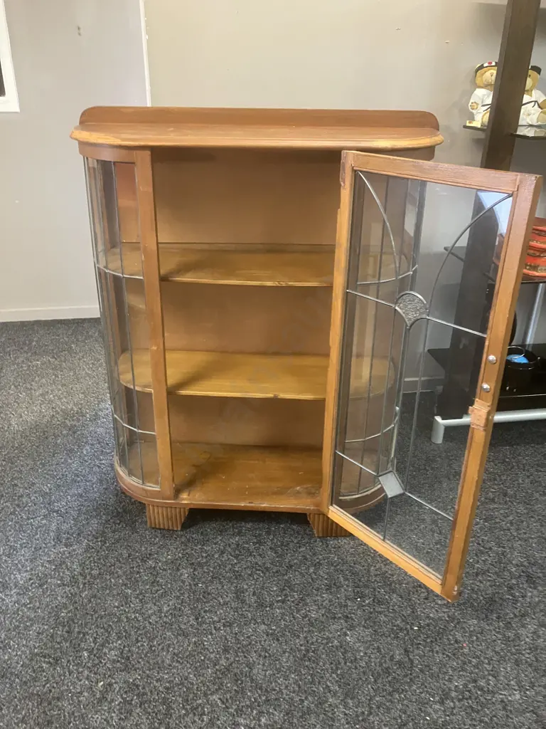 Rimu Leadlight Dome Front China Display Cabinet. 2 Shelves. H112 W90 D30.5cm Image 1++