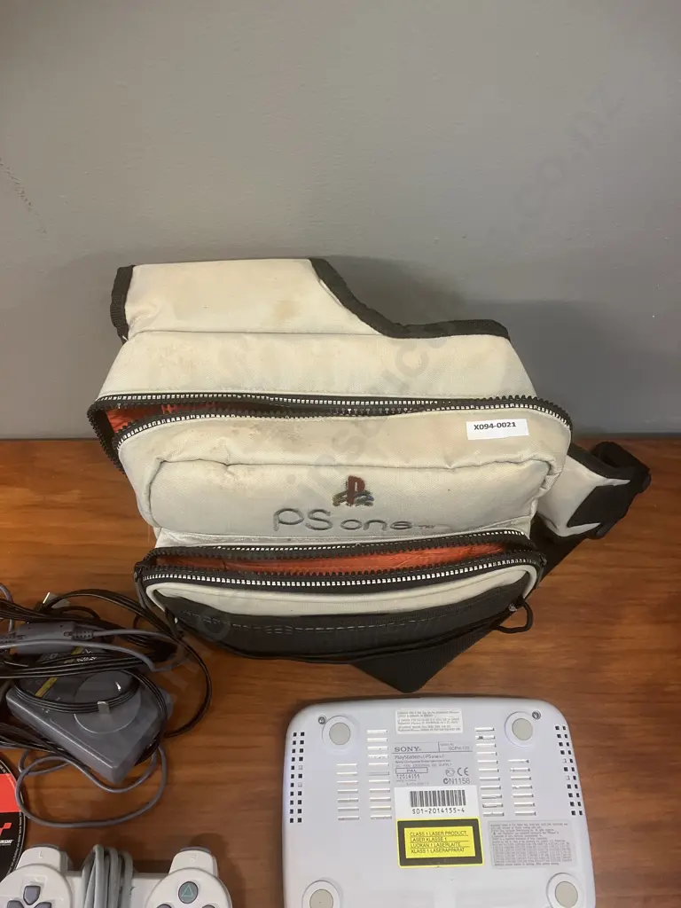 Sony PS One Console Model SCPH-102 With Console Bag, Controller, Power Pack, AV Leads & 2 Game Discs Image 1++