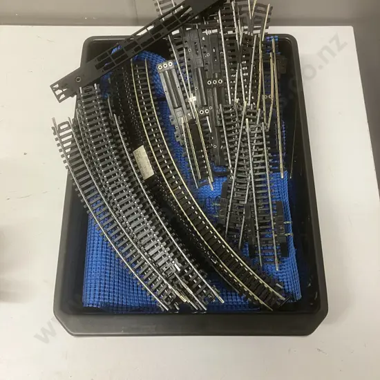 Hornby Train Track OO / HO Gauge 6 x R607, 18 x R608, 5 x Switches Etc