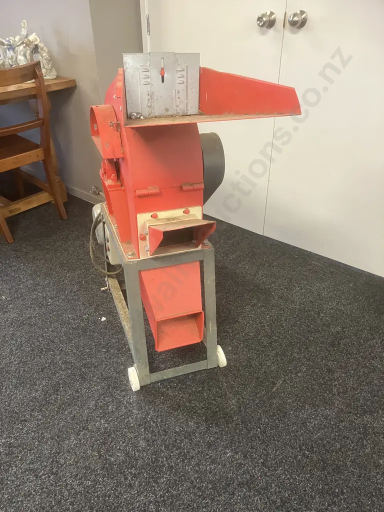 PlatinumPro Model 9FQ40S Chaff Cutter, 3.5HP, 230V Image 1++