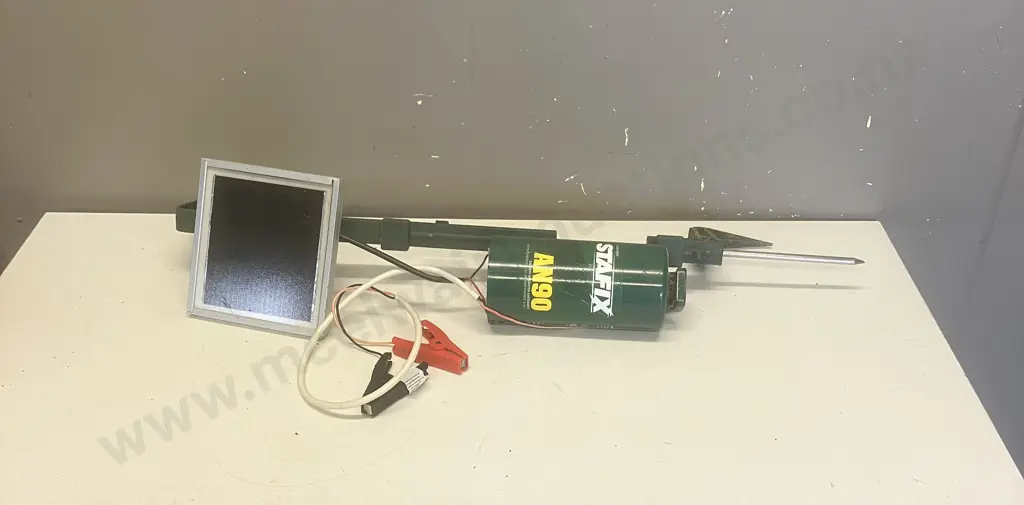 Stafix AN90 Battery Energizer with Stand & 1W 6.2V Solar Panel Image 1++