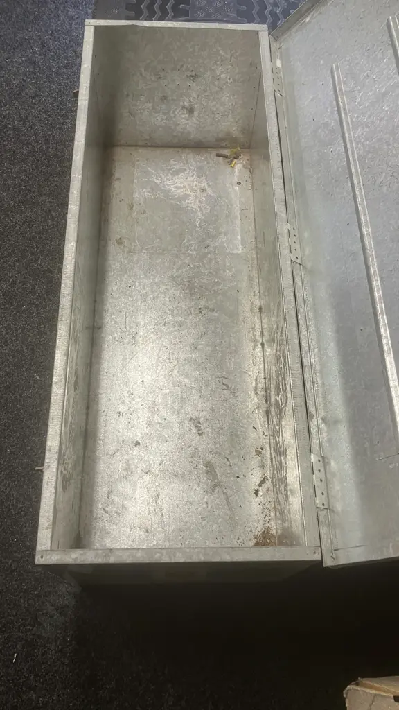 Geelong TB40 Galvanised Toolbox With Padlocks & Keys. H44 W138.5 D50cm Image 1++