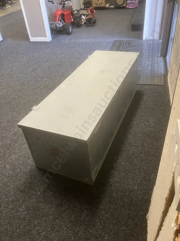 Geelong TB40 Galvanised Toolbox With Padlocks & Keys. H44 W138.5 D50cm Image 1++