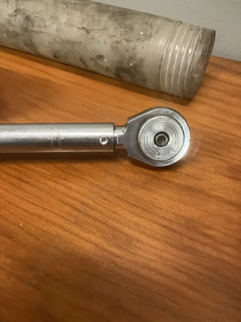 Facom S.208-340 1/2" Square Drive Torque Wrench, 6-340nm, Click Type With Protective Plastic Tube Image 1++