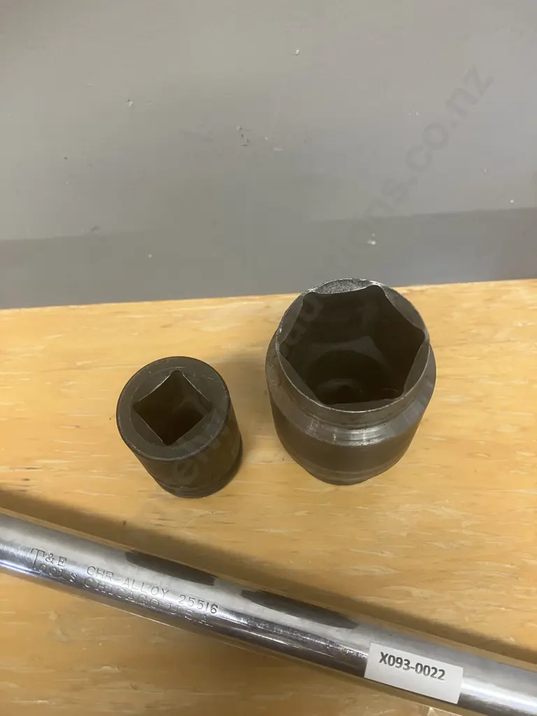 T&E Tools No25516 - 16" x 3/4" Drive Extn, King Tony 3/4" Cr-Mo Deep Impact Socket 38mm & Impact Square Budd Socket 21mm Image 1++