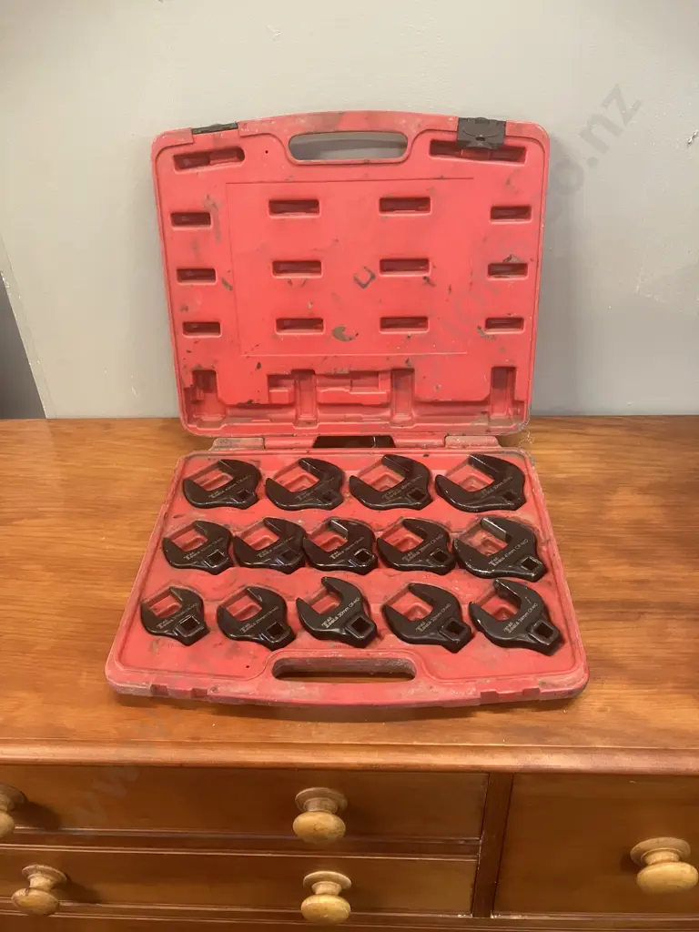 T&E Tools 1/2" Drive Metric Open-End Crowsfoot Wrenches, 27-50mm, 14 Piece Cr-Mo In Blow-Mould Case Image 1++