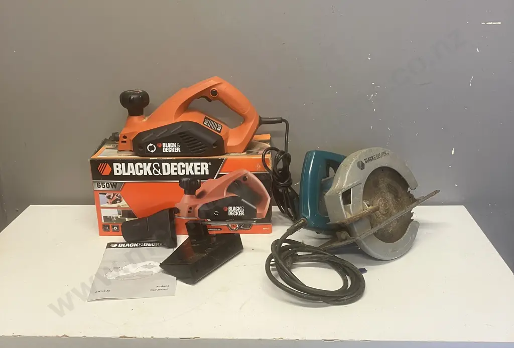 Black & Decker KW712-XE Electric Planer & Black & Decker 184mm Circular Saw Model 5738-46 Image 1++