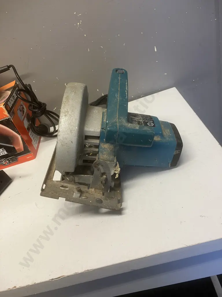 Black & Decker KW712-XE Electric Planer & Black & Decker 184mm Circular Saw Model 5738-46 Image 1++