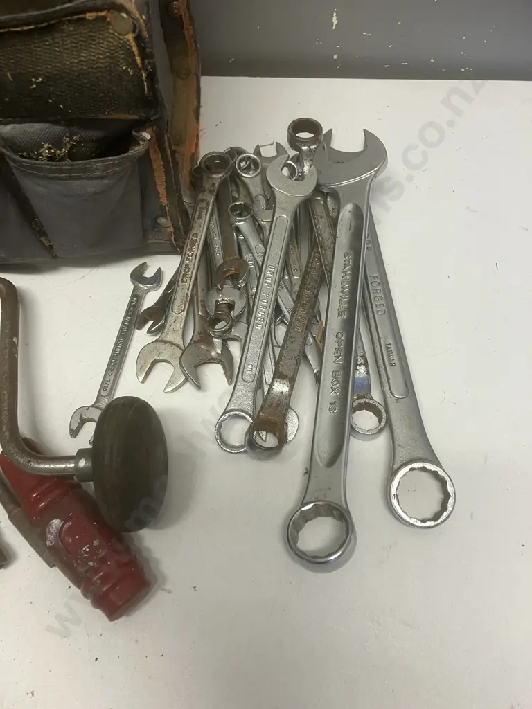 Toolbag, Tools, 50 Meter Tape, Brace & Bit Etc With 4 Hand Saws Image 1++