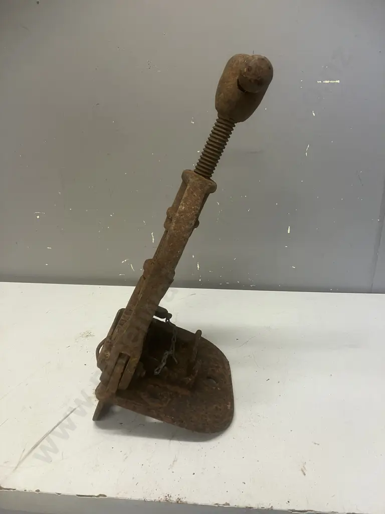 Vintage NO1 Pipe Vice Image 1++