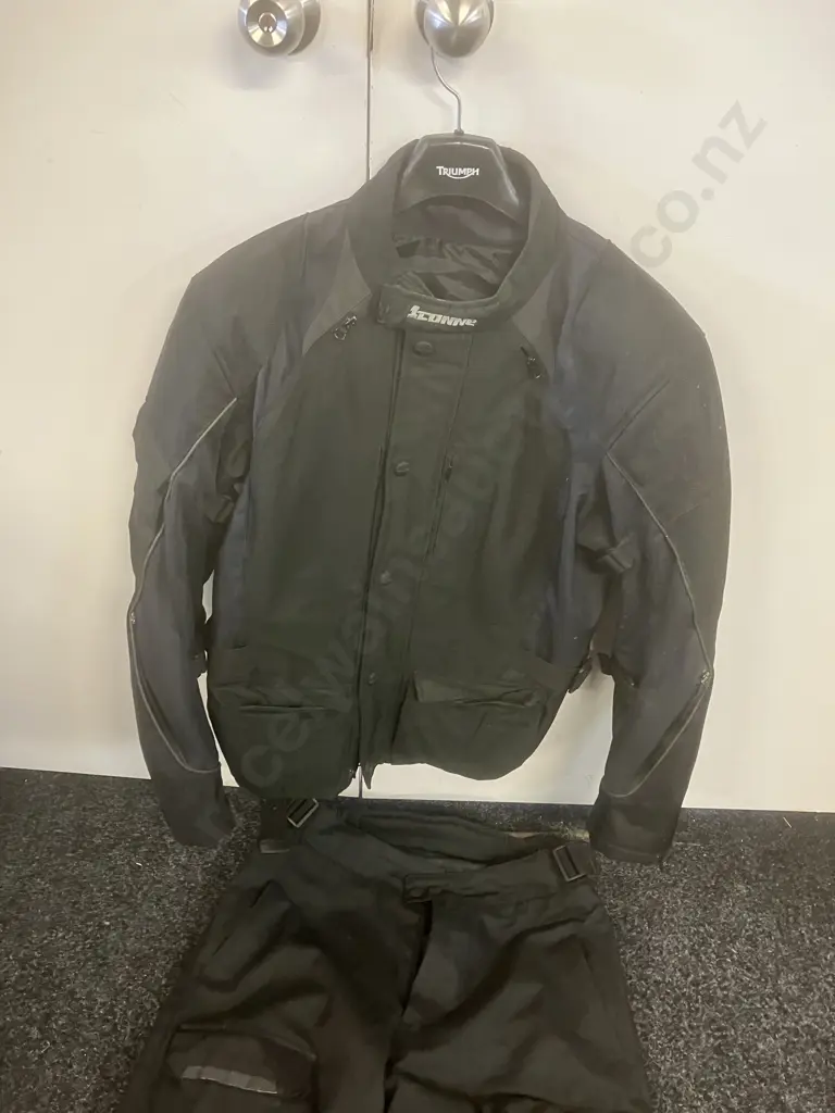 1TONNE Quality Racing Apparel Motorbike Jacket & Pants Size L Image 1++