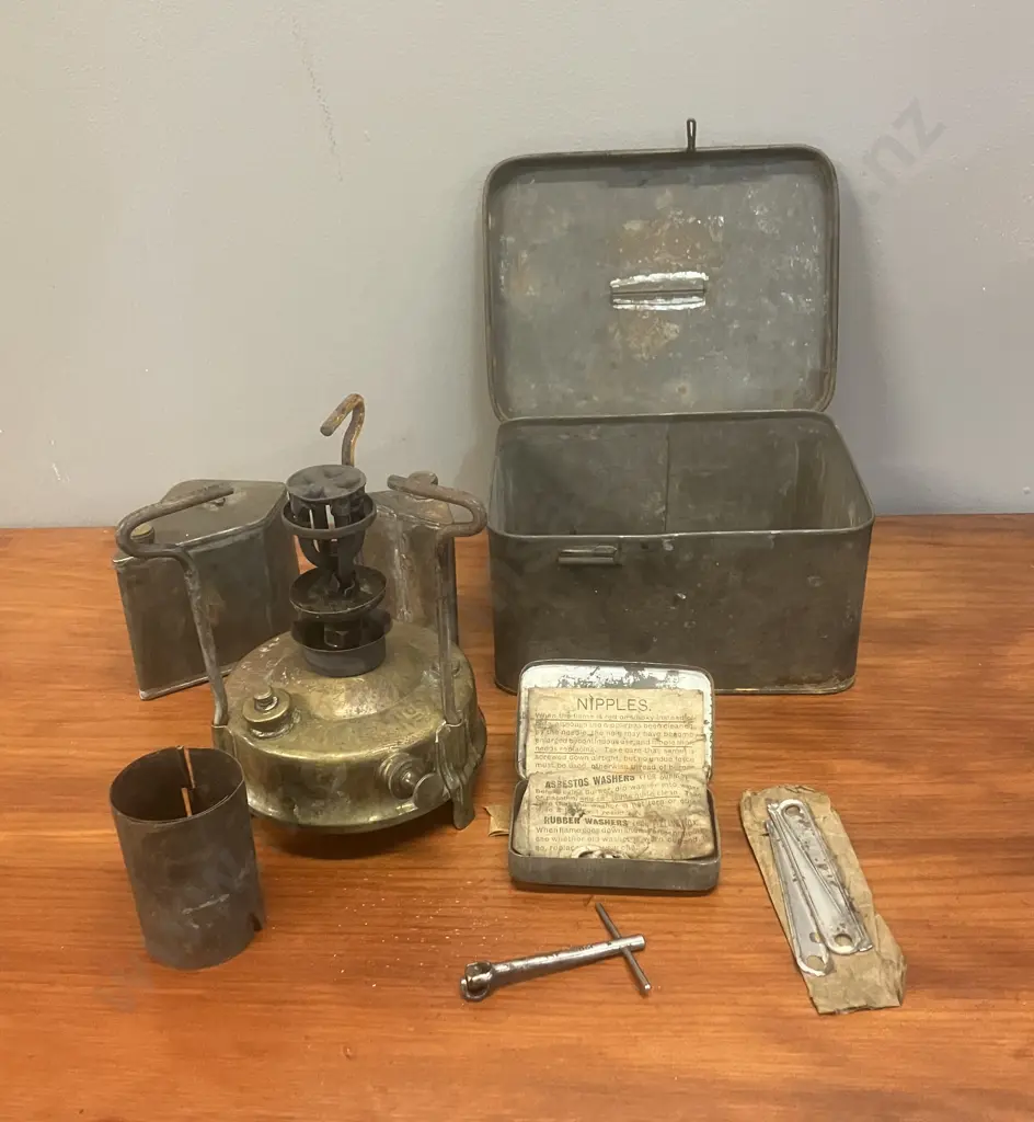1924 Primus No. 210 Compact Outfit Brass Kerosene Camp Stove With Original Box - Complete Image 1++